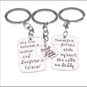 Daddy’s girl mamas world keychain set 💕💕💕